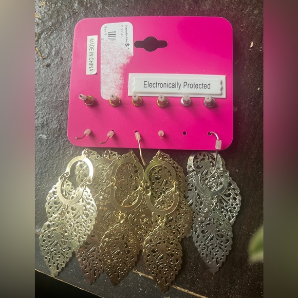 Earring set - Picture 2 of 2